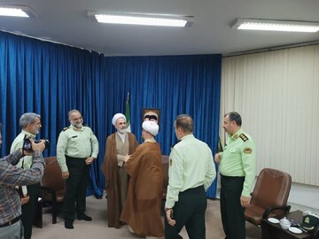 معیشت نظامیان و فرهنگیان مورد توجه قرار گیرد/ خدمت به قم، خدمت به ایران و جهان است