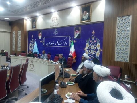 تصاویر / دیدار مدیر ومعاونین مرکز مدیریت حوزه علمیه قزوین با مدیر کل دادگستری استان