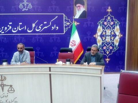 تصاویر / دیدار مدیر ومعاونین مرکز مدیریت حوزه علمیه قزوین با مدیر کل دادگستری استان