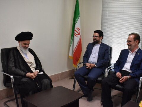 دیدار معاون سازمان استاندارد ملی ایران با آیت الله حسینی بوشهری