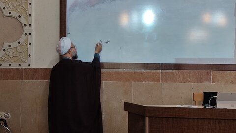 تصاویر/ بازدید مدیر ترویج پژوهش حوزه های علمیه کشور از مدرسه علمیه امام خمینی(ره) ارومیه