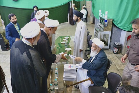 تصاویر/رونمایی از کتاب «مکتب خانه غدیر» در اصفهان