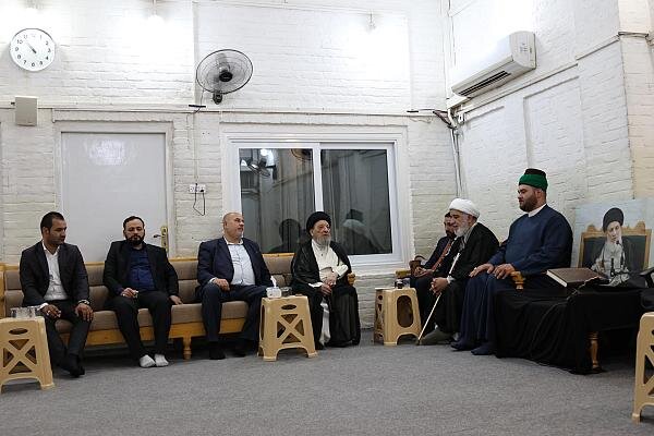 العتبة العباسية المقدسة توزع دعوات أسبوع الإمامة الدولي لمكاتب مراجع الدين العظام العتبة العباسية المقدسة توزع دعوات أسبوع الإمامة الدولي لمكاتب مراجع الدين العظام