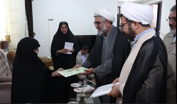 تصاویر/ تجلیل مدیرکل بنیاد شهید و امور ایثارگران آذربایجان غربی از خانواده شهدا