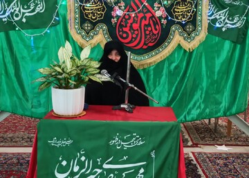 ولایت فقیه از دل غدیر بیرون آمده است