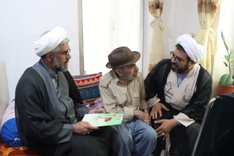 تصاویر/ تجلیل مدیرکل بنیاد شهید و امور ایثارگران آذربایجان غربی از خانواده شهدا