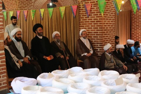 تصاویر/ آئین عمامه‌گذاری طلاب اردبیل