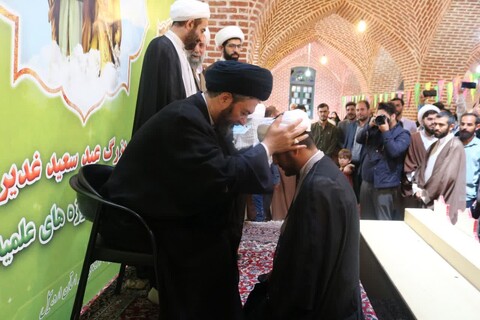 تصاویر/ آئین عمامه‌گذاری طلاب اردبیل