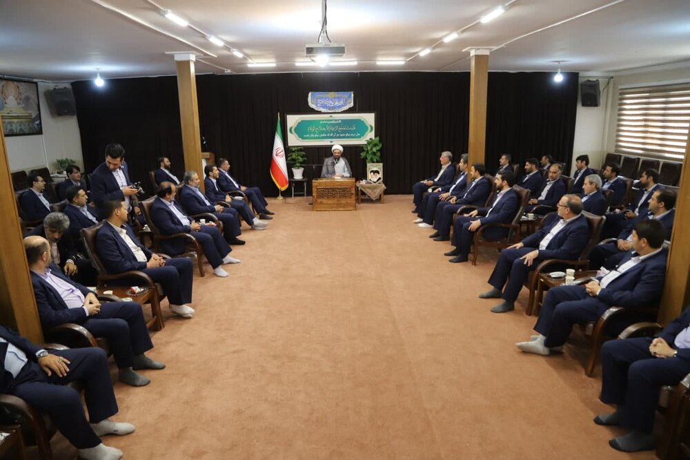 بانکها در پرداخت وام ودیعه مسکن با مردم همراهی کنند