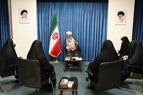 تصاویر / دیدارهای نماینده ولی فقیه در قزوین با اقشار مختلف مردم استان