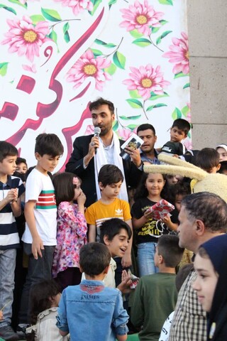 تصاویر/ برپایی جشن بزرگ عید غدیر در جوار مقبره شعرا