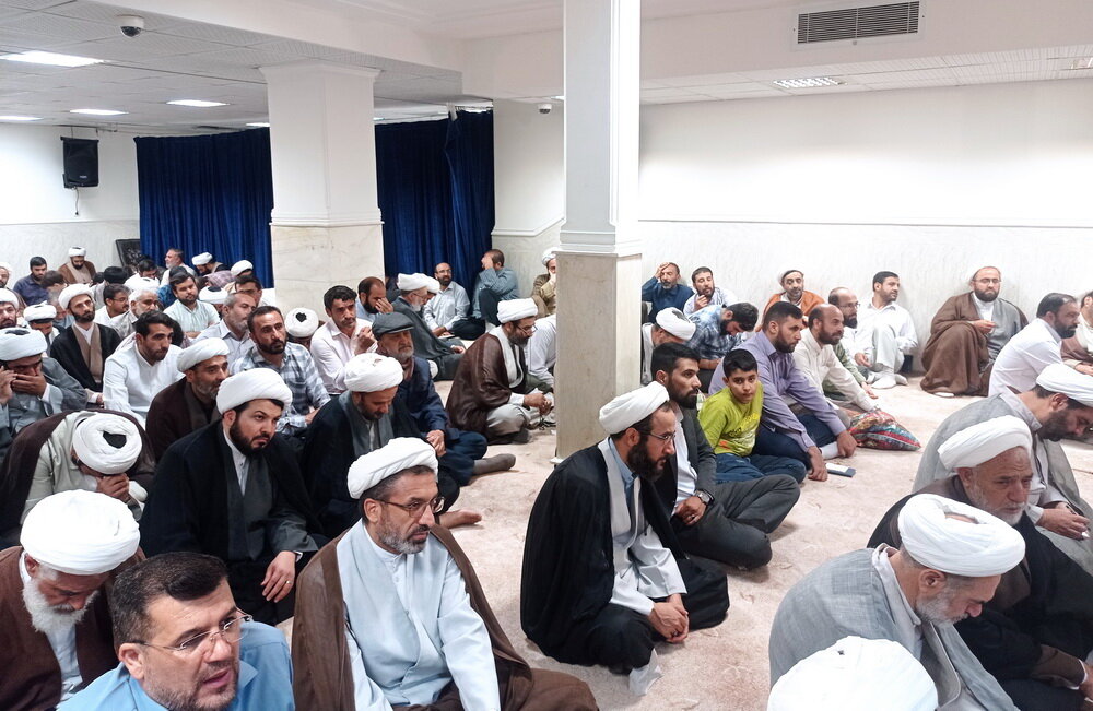 تبلیغ در شهرستانها جهاد است / طلاب و فضلا هجرت کنند