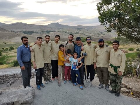 تصاویر| اردوی جهادی مدرسه علمیه سالار شهیدان تبریز در منطقه ورزقان روستای نگارستان