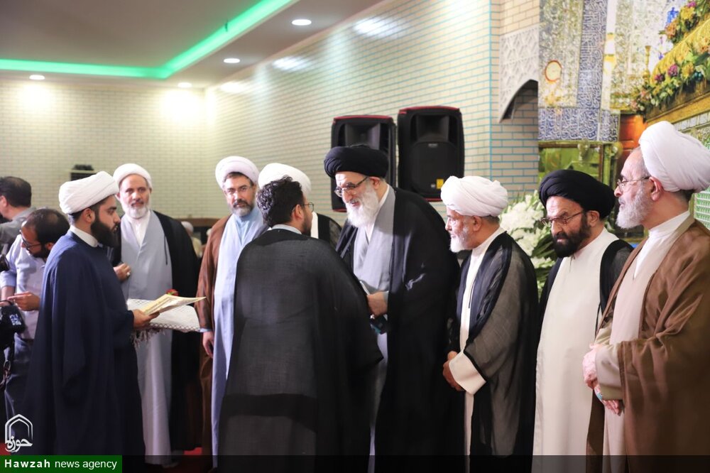 علی(ع) همچون خورشید در کلام پیامبر(ص) می درخشد | سهامداری مردم ایران در گسترش جهانی حوزههای علمیه