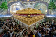 तस्वीरे / ईदे-ग़दीर के मौके पर इमाम (अ) के हरम की गुलपोशी