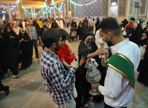تصاویر/ حال و هوای حرم کریمه اهل بیت (ع)در شب عید غدیر
