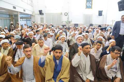 تصاویر / مراسم عمامه گذاری طلاب در روز عید غدیرخم توسط آیت الله العظمی نوری همدانی