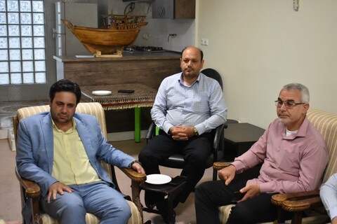 دیدار مدیر صدا و سیما و رئیس سازمان برنامه ریزی استان با آیت الله حسینی بوشهری