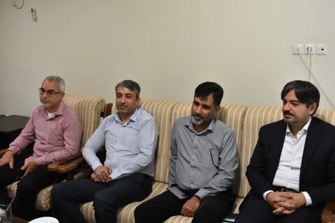 دیدار مدیر صدا و سیما و رئیس سازمان برنامه ریزی استان با آیت الله حسینی بوشهری