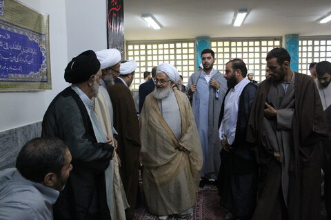 مراسم عمامه گذاری جمعی از طلاب حوزه علمیه استان زنجان