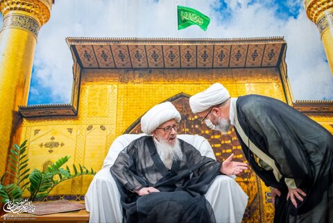 تصاویر/ عمامه‌گذاری جمعی از طلاب به دست آیت‌الله‌ العظمی وحیدخراسانی در روز عید غدیر