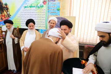 فیلم | جشن عمامه گذاری طلاب همدانی