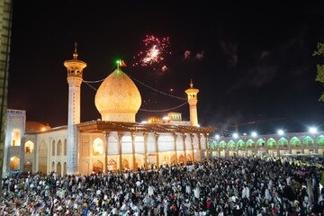 فیلم| نورافشانی حرم مطهر شاهچراغ(ع) به مناسبت غدیر