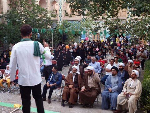 تصاویر / مراسم جشن غدیر در مدرسه علمیه سردارین قزوین