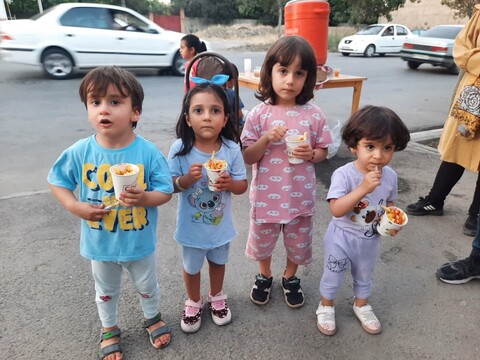 تصاویر/  ایستگاه صلواتی مدرسه علمیه الزهرا (س) ارومیه در عید غدیر
