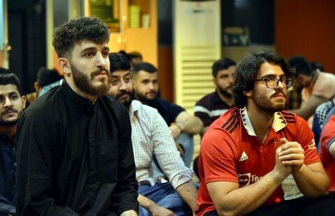 تصاویر| نشست صمیمی نماینده ولی فقیه در فارس با دانشجویان بین الملل دانشگاه علوم پزشکی شیراز در شب عید سعید غدیر