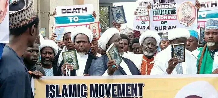 شیعیان نیجریه هتک حرمت به قرآن در سوئد را محکوم کردند + تصاویر