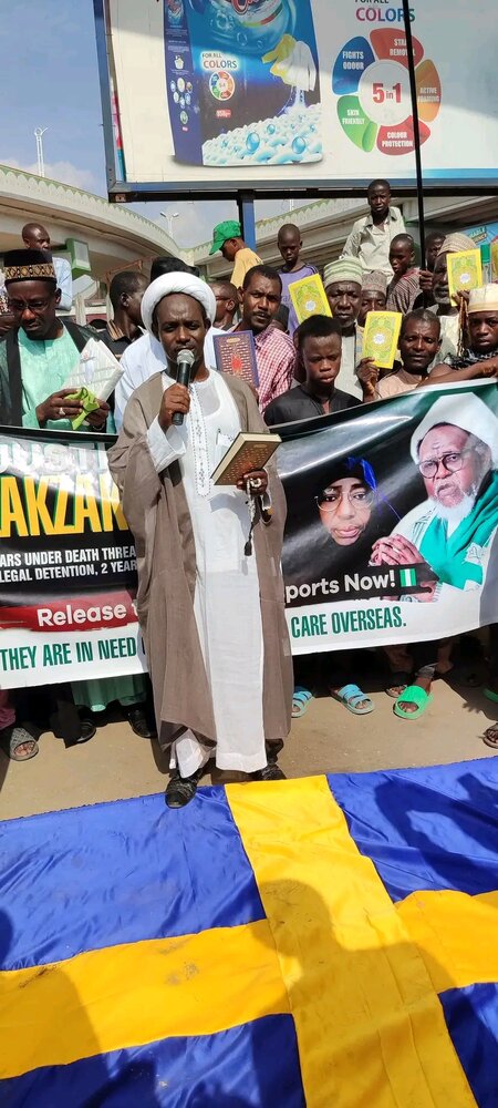 شیعیان نیجریه هتک حرمت به قرآن در سوئد را محکوم کردند + تصاویر