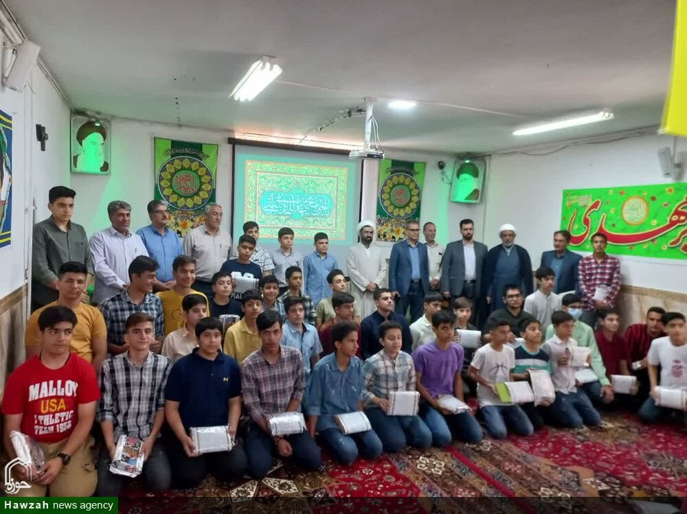 تجلیل از نفرات برتر مسابقات قرآن دانش آموزی شهرستان نهاوند
