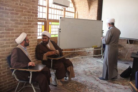 تصاویر / افتتاحیه اردوی پژوهشی تابستانه طلاب مدارس علمیه استان قزوین