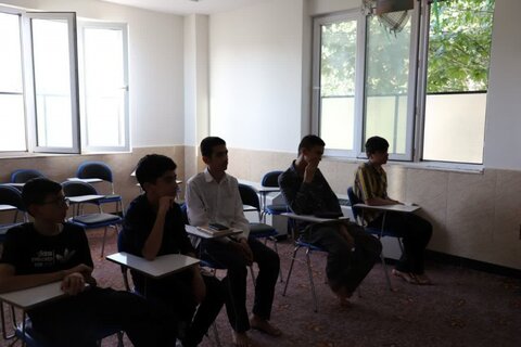 تصاویر/برگزاری کلاس و حلقه های معرفتی در مدرسه خاتم الانبیاء(ص) سنندج