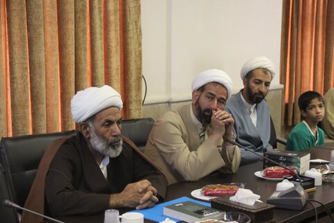 تصاویر / نشست معاونین ومدیران مدارس علمیه علمیه قزوین با مدیر حوزه علمیه استان