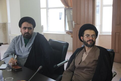 تصاویر / نشست معاونین ومدیران مدارس علمیه علمیه قزوین با مدیر حوزه علمیه استان