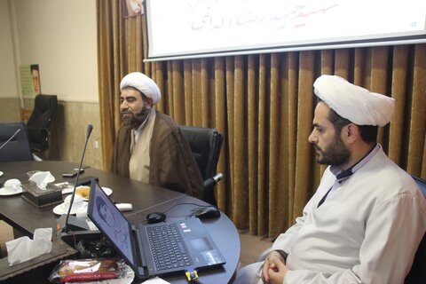 تصاویر / نشست معاونین ومدیران مدارس علمیه علمیه قزوین با مدیر حوزه علمیه استان
