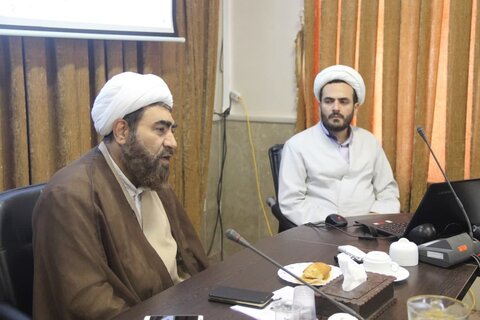 تصاویر / نشست معاونین ومدیران مدارس علمیه علمیه قزوین با مدیر حوزه علمیه استان