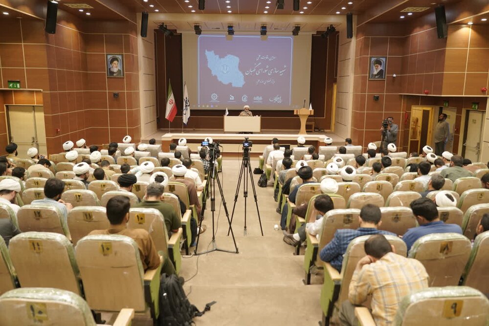 شواری نگهبان مورد هجمه های فراوانی است/حق نداریم احکام الهی را دستکاری کنیم