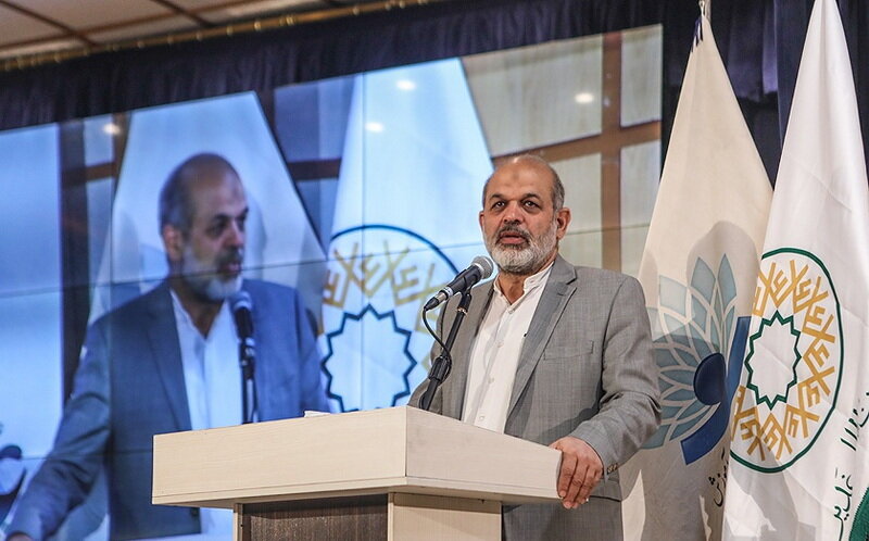 محمدی گلپایگانی: رهبری در کمال سلامت هستند | وحیدی: دهه هشتادیها اربعین را برپا میکنند | صدیقی: اجازه ندهید گرگ ها خانواده ها را بدرند