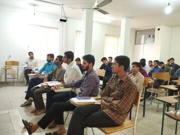 تصاویر / کارگاه آشنایی با کانون‌های علمی در دوره پژوهشی تابستانه حوزه هرمزگان