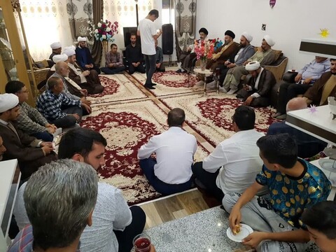 تصاویر/ حضور امام جمعه ماکو در منزل طلاب تازه معمم شده