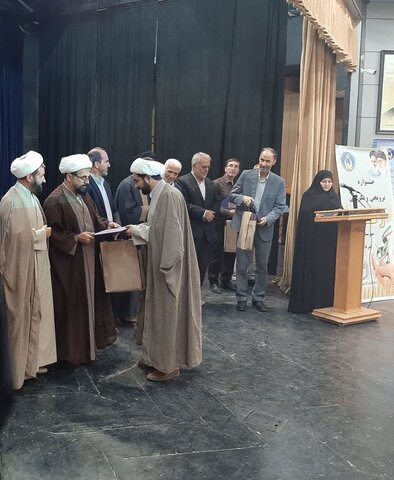 تصاویر/ جشنواره ترویجی و تکریمی زکات شهرستان خرمدره