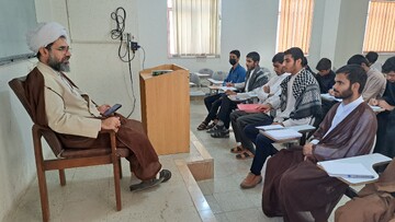 تصاویر / بازدید مدیر حوزه علمیه استان هرمزگان از دوره پژوهشی تابستانه مدارس علمیه استان