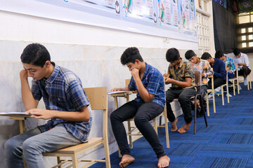 فیلم| لحظاتی از آزمون ورودی حوزه علمیه بندرعباس