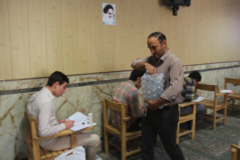 تصاویر / آزمون ورودی جدید حوزه علمیه قزوین برگزارشد