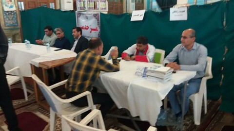 تصاویر/ برپایی میز خدمت در مصلی های استان بوشهر