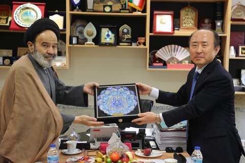 یون کانگ هیون سفیر کشور کره جنوبی در ایران