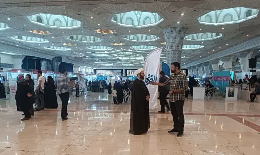 بازدید مسئولان حوزه علمیه همدان از نمایشگاه «الف تا»